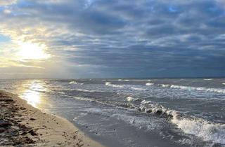 Grundstück zu kaufen in 23948 Klütz, IN STRANDNÄHE - SONNEN-GRUNDSTÜCK MIT BAUGENEHMIGUNG FÜR EIN EXKLUSIVES ARCHITEKTEN AN DER OSTSEE