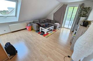Wohnung kaufen in Hermsdorfer Weg, 74564 Crailsheim, Ideal für Anleger: Lichtdurchflutete DG-Wohnung mit Balkon & TG-Stellplatz in Crailsheim!