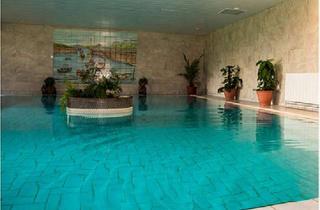 Gewerbeimmobilie kaufen in 19336 Bad Wilsnack, Hotel und Restaurant auf großem Grundstück in ruhiger, grüner Umgebung mit Nebengebäuden