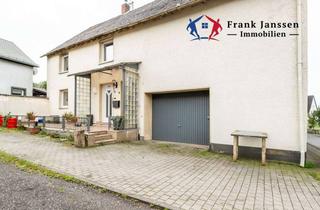 Haus kaufen in 54531 Wallscheid, Freistehendes Ein-/Zweifamilienhaus mit Garage & Terrasse in Wallscheid