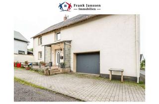 Haus kaufen in 54531 Wallscheid, Freistehendes Ein-/Zweifamilienhaus mit Garage & Terrasse in Wallscheid