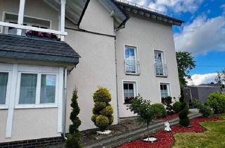 Einfamilienhaus kaufen in 54687 Arzfeld, Arzfeld - Großzügiges Einfamilienhaus mit fünf Schlafzimmern, lichtdurchflutetem Wohnambiente und gepflegtem Garten - ideal für Familien