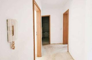 Wohnung kaufen in 91413 Neustadt, **RESERVIERT** Zentral wohnen mit Balkon & Tiefgarage – 2-Zimmer-Wohnung mit Gestaltungsspielraum!