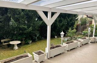 Wohnung mieten in Kernerweg, 73760 Ostfildern, Modernisierte 4-3 Zi. -Hochparterre-Wohnung inkl. EbK, große Terrasse & Garten in Esslingen (Kreis)