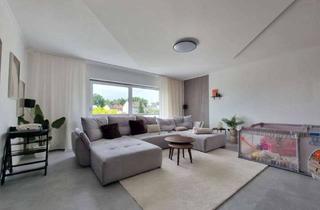Haus kaufen in 90587 Veitsbronn, Modernisiertes Zweifamilienhaus mit ausgebautem Dachgeschoss und zwei Garagen