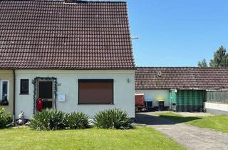 Doppelhaushälfte kaufen in 24220 Flintbek, Preisbewusste Doppelhaushälfte sucht neuen Hausherrn in 24220 Flintbek.