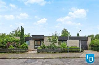 Haus kaufen in 24220 Flintbek, Wohnen auf einer Ebene: Bungalow in Sackgassenlage mit eingewachsenem Grundstück