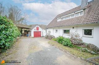 Doppelhaushälfte kaufen in 51674 Wiehl, Viel Platz für Ihre Ideen – Doppelhaushälfte in Oberwiehl wartet auf frischen Wind