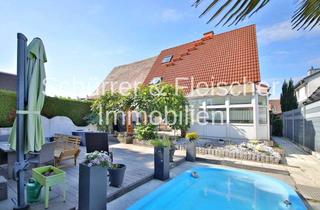 Einfamilienhaus kaufen in 76344 Eggenstein-Leopoldshafen, Einfamilienhaus mit Pool und Sauna in Eggenstein