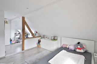 Einfamilienhaus kaufen in 76327 Pfinztal, Teilmodernisiertes, erschwingliches Einfamilienhaus mit Scheune in Kleinsteinbach