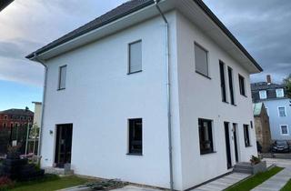 Haus mieten in 01809 Heidenau, Geräumiges, günstiges 5-Raum-Haus mit EBK in Sachsen - Heidenau Heidenau