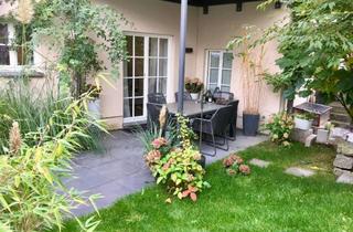Wohnung kaufen in 86482 Aystetten, Schmuckstück in der City mit Garten und Carport