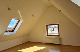 Wohnung mieten in Kohlenplatte 10, 91077 Hetzles, Attraktive und gepflegte 2-Zimmer-Dachgeschosswohnung mit EBK in Hetzles
