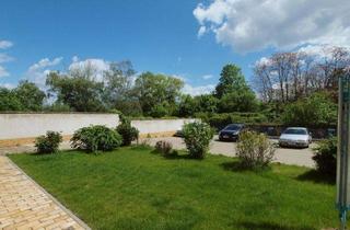 Garagen mieten in Berliner Straße 58, 04105 Leipzig, Keine Parkplatzsuche mehr! Stellplatz auf abgeschlossenem Grundstück in zentraler Lage