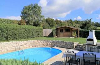 Wohnung kaufen in 84405 Dorfen, Großzügige 6-Zimmer-Maisonette mit Garten und Pool - Wohnen auf zwei Etagen wie im eigenen Haus