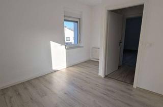 Wohnung mieten in Leulitzer Str., 04828 Bennewitz, +++SCHICKE, FREUNDLICHE 3-R. WHG+M. BALKON+DUSCHBAD M. FENSTER+1.OG!!!+++