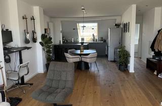 Wohnung mieten in Kattegatstr 22, 13359 Wedding (Wedding), Untermiete - Stilvolle 2-Zimmer-DG-Wohnung mit Balkon und Einbauküche in Berlin Wedding