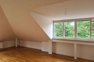 Wohnung mieten in Claire-Waldoff-Str. 12, 10117 Mitte (Mitte), Exklusive, neuwertige 2-Zimmer-Dachgeschosswohnung mit geh. Innenausstattung mit Balkon