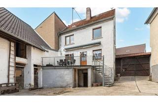 Bauernhaus kaufen in 97259 Greußenheim, Ehemaliger Bauernhof mit PV-Ertrag und Nebengebäuden