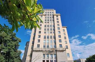 Büro zu mieten in Strausberger Platz, 10243 Berlin, Sonniges Büro mit Blick über die Stadt!