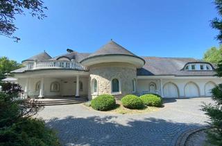 Villa kaufen in 33758 Schloß Holte-Stukenbrock, Schloß Holte-Stukenbrock - Provisionsfrei* Luxus-Villa mit einzigartigem diskretem parkähnlichem Anwesen von privat!