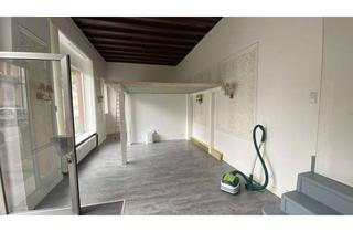 Wohnung kaufen in Rheinstraße 17, 77652 Offenburg, Liebhaber älterer Immobilien aufgepasst, ein Kronjuwel von einem Kirchenmaler/ Atelier a.d.J. 1908
