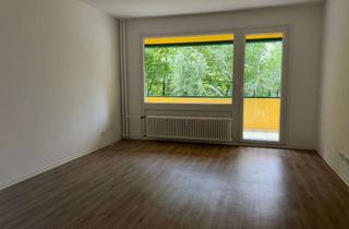 Wohnung mieten in Am Forstacker 29, 13587 Spandau, Geräumige Pärchen-Wohnung mit Wannenbad und Balkon!