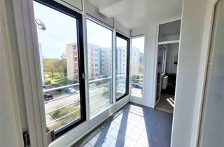 Wohnung mieten in Fontaneplatz 9b, 15711 Königs Wusterhausen, Sonnige 2 - Zimmerwohnung in zentraler Lage - Loggia - Lift - EBK -