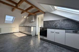 Wohnung mieten in 73066 Uhingen, Charmante 3,5 Zimmer-Dachgeschosswohnung mit Klimaanlage in Uhingen