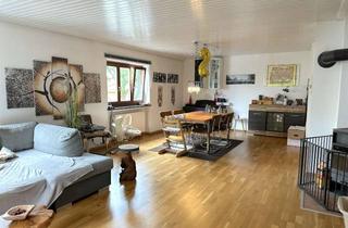 Wohnung mieten in 83607 Holzkirchen, Wunderschöne 3-Zi-Wohnung mit Altbaucharme, Wohnküche, Stellplatz, zentral gelegen, ca. 120m2