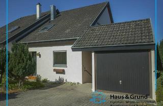 Doppelhaushälfte kaufen in 72793 Pfullingen, Doppelhaushälfte mit Einliegerwohnung in ruhige Lage (Sackgasse) mit schöner Aussicht
