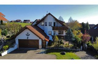 Haus kaufen in 79862 Höchenschwand, Tolle Gelegenheit: MFH mit drei Einheiten variabel nutzbar mit grossem Garten, Solar Doppelgarage