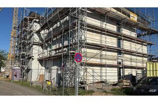 Gewerbeimmobilie kaufen in Gewerbestraße, 79199 Kirchzarten, Alles in einem : Penthouse, Büro und Lagerhalle mitten in Kirchzarten