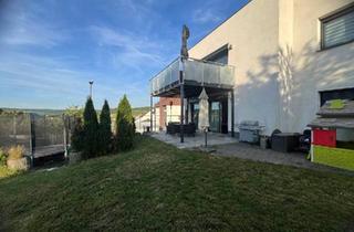 Wohnung kaufen in 97980 Bad Mergentheim, Bad Mergentheim - EG-Wohnung 4,5 Zimmer mit Garten, Garage und 2 Stellplätzen