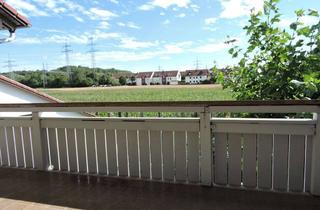 Wohnung mieten in Hauptstraße 20, 85464 Finsing, renovierte und außergewöhnliche 4 Zi.-Whg., Kamin, gr. SÜD/Balkon, EBK+Speis, Bad/WC+Gä/WC, Carport