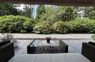 Villa kaufen in 26169 Friesoythe, Exklusive, wunderschöne Reetdachvilla mit toller Parkanlage in Markhausen, Friesoythe zu verkaufen