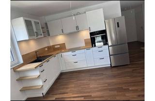 Wohnung mieten in Im Öschle 14, 78736 Epfendorf, Stilvolle 3-Zimmer-Wohnung mit Balkon und Einbauküche in Epfendorf