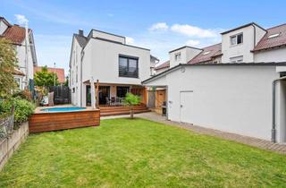 Haus kaufen in Rohrauer Straße 36, 71154 Nufringen, Exklusives Holzmassivhaus (2018) mit PV, Einliegerwohnung, Pool & 10 Zimmern – PROVISIONSFREI