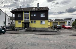 Mehrfamilienhaus kaufen in Plittersdorferstraße, 76437 Rastatt, Solides Mehrfamilienhaus mit 3 Einheiten, 1.204 m² Grundstück & 10 Stellplätzen oder Baugrundstück!
