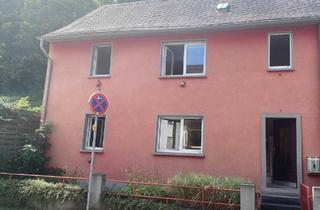 Einfamilienhaus kaufen in 65594 Runkel, Runkel - Charmantes Einfamilienhaus mit Innenhof, Ofen und viel Potenzial