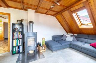 Wohnung kaufen in 77716 Haslach, Großzügige Dachgeschosswohnung – 4-Zimmer mit Balkon, Kaminofen & viel Platz für die Familie