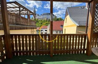 Wohnung mieten in 07570 Weida, Geräumige 2- Zimmer Wohnung mit Balkon, Einbauküche und Blick auf die Osterburg