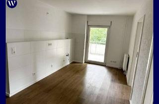 Wohnung mieten in Obere Beugen 16, 78224 Singen, Willkommen Zuhause – 3-Zimmer-Wohnung + frisch renoviert + neuer Vinyldesign-Boden + Balkon