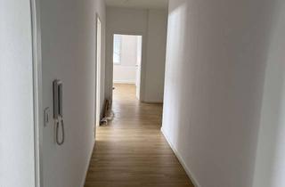 Wohnung mieten in Sandweiererstraße 45, 76532 Sandweier, Attraktive und vollständig renovierte 2,5-Raum-Wohnung in Sandweier