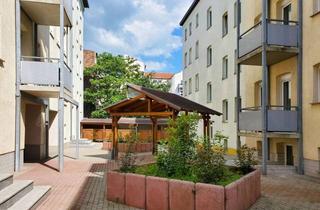 Wohnung mieten in Heinrich-Schütz-Straße, 06110 Lutherplatz, WG-geeignete Dachgeschosswohnung (EBK & Möbel auf Wunsch!)