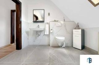 Haus kaufen in 67744 Hoppstädten, Modernisiertes Zweifamilienhaus über 272 qm & 6 Stellplätzen - Mehrgenerationentraum in Hoppstädten