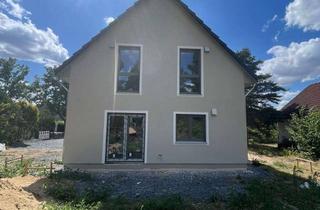 Einfamilienhaus kaufen in Weinböhlaer Straße 114, 01640 Coswig, Erstbezug! Modernes Einfamilienhaus mit 600 m² Grundstück