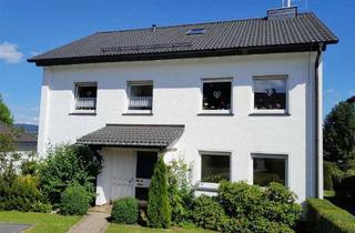 Haus kaufen in 57392 Schmallenberg, / Am Wormbacher Berg - mit Mieteinnahme!