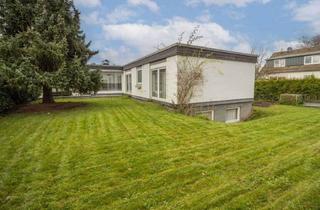 Anlageobjekt in 51503 Rösrath, Lichtdurchfluteter Bungalow mit großem Potenzial in ruhiger Lage von Rösrath-Forsbach