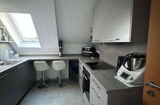 Wohnung mieten in Bothfelder Straße, 30916 Isernhagen, Gemütliche 5-Raum-Wohnung auf 2 Ebenen (OG und Dachgeschoss mit Einbauküche in Altwarmbüchen Zentrum